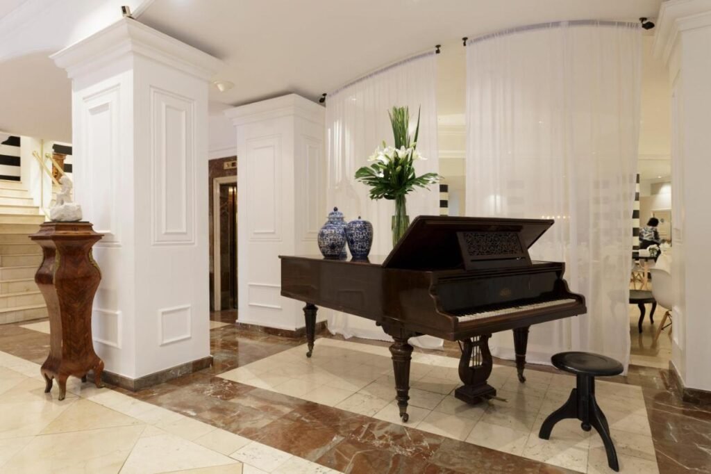 Hotel Unique Executive Central